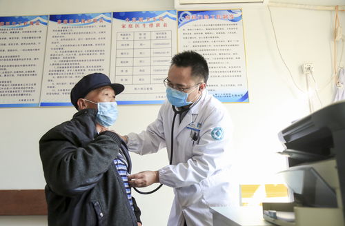 疫情防控與衛生服務雙線并進，健康咨詢助力全民健康素養提升